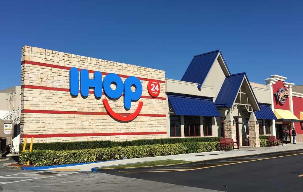 Does IHOP Take Apple pay?