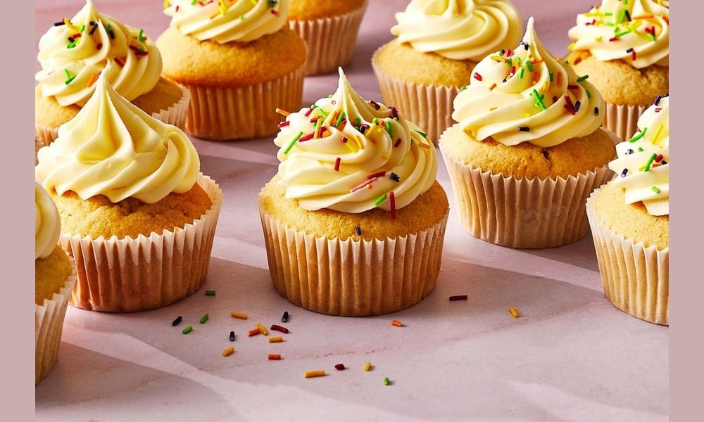 How to convert cake recipe to cupcakes