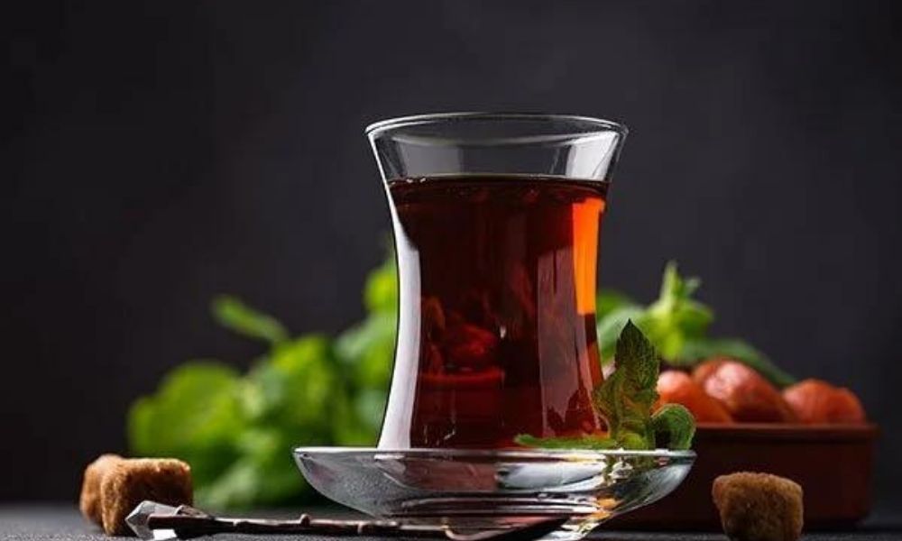 What are the health benefits of black tea?