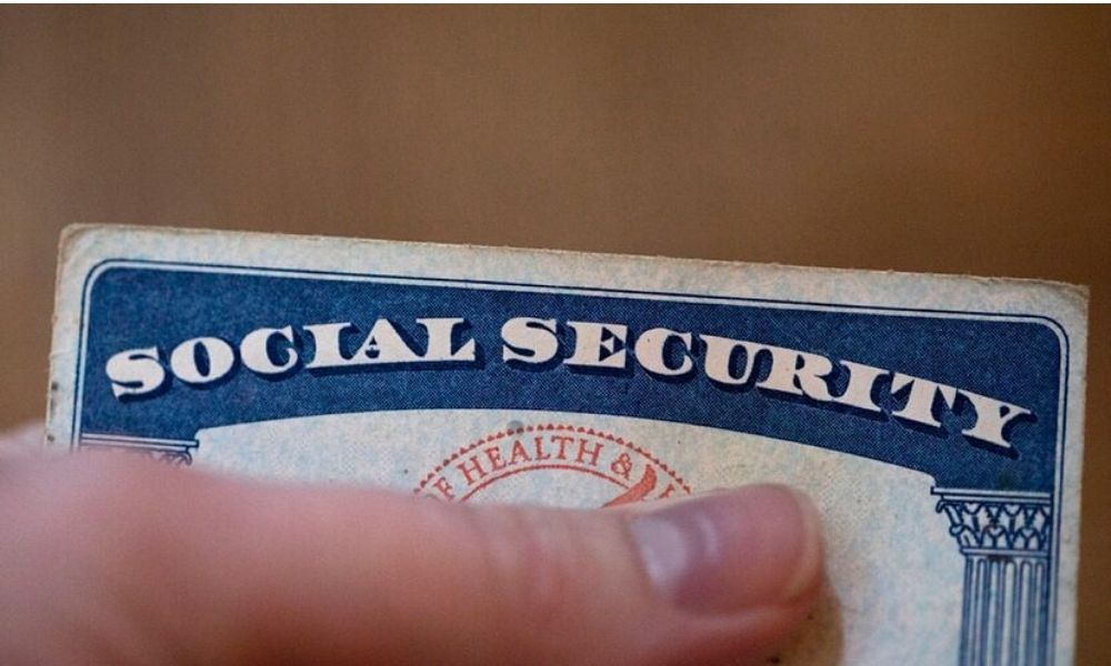 What is the average social security benefit per month